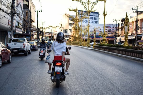 Découvrez les avantages du taxi moto pour un déplacement rapide à Paris