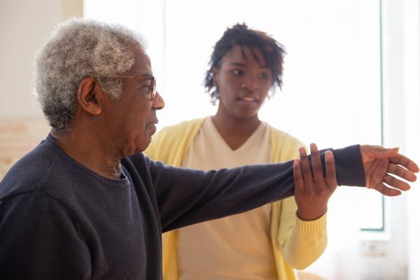 Aide à domicile à lens : l'accompagnement sur mesure pour tous